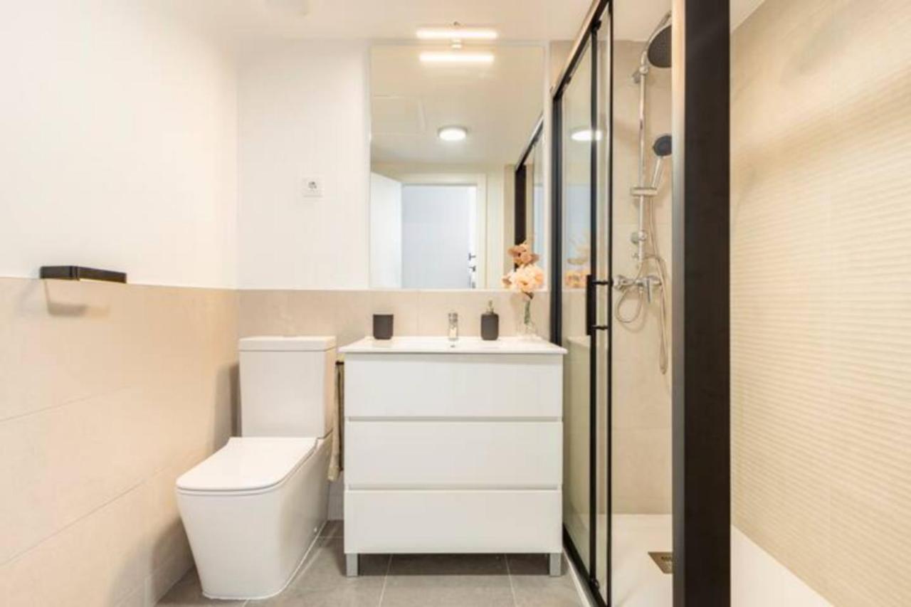 Piso Climatizado Y Parking Apartment Madrid Exterior photo