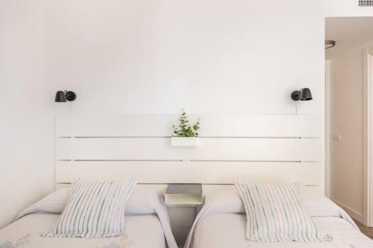 Piso Climatizado Y Parking Apartment Madrid Exterior photo