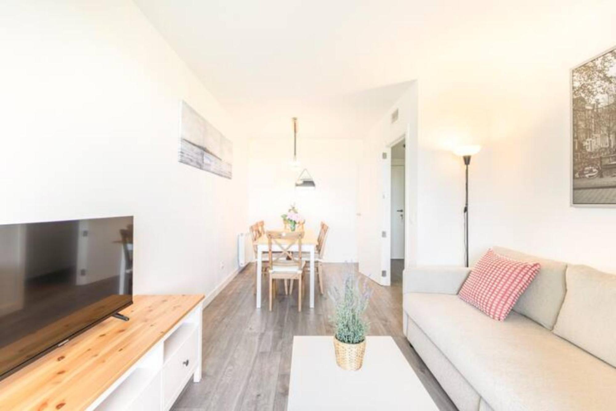 Piso Climatizado Y Parking Apartment Madrid Exterior photo