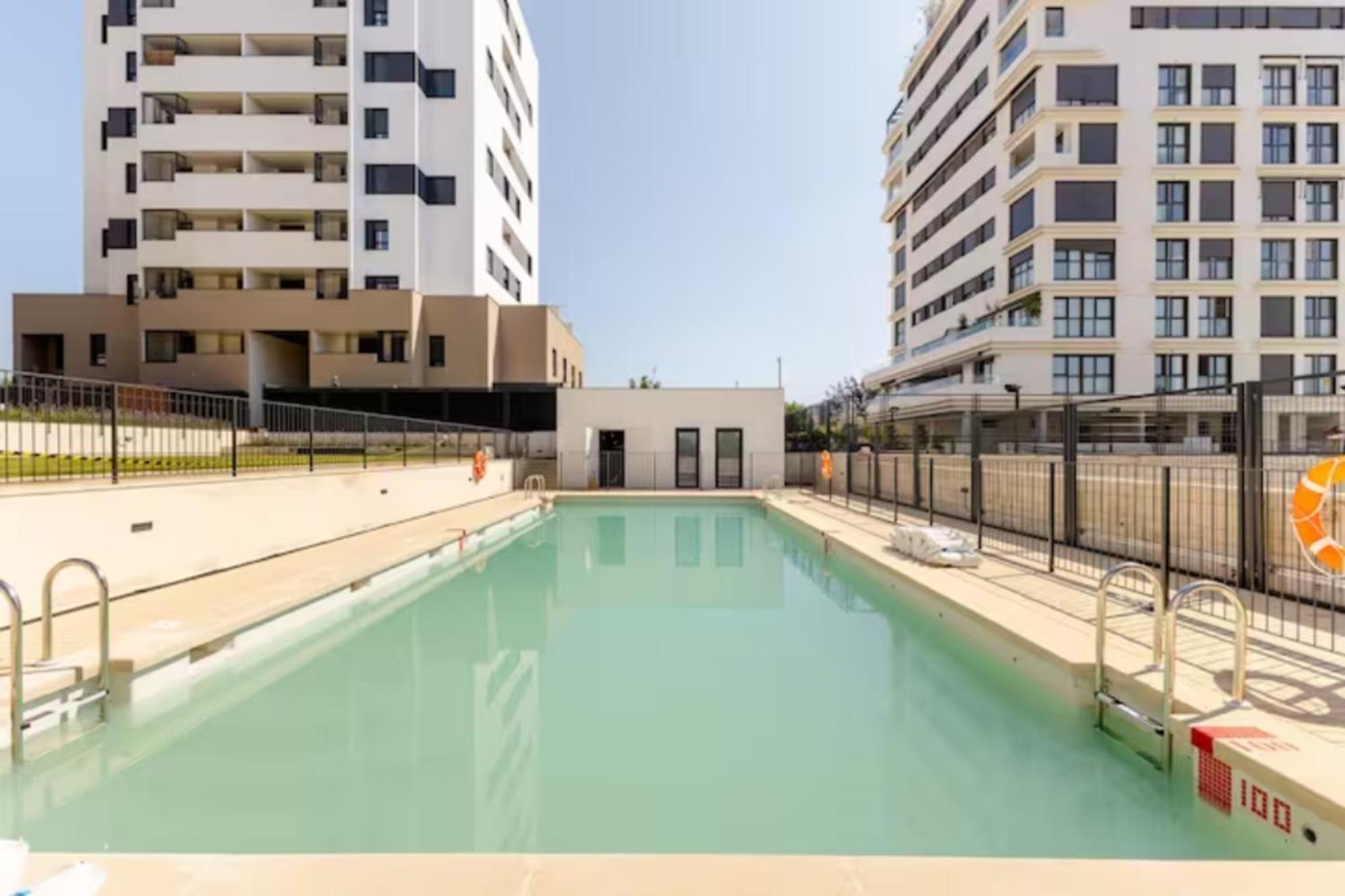 Piso Climatizado Y Parking Apartment Madrid Exterior photo